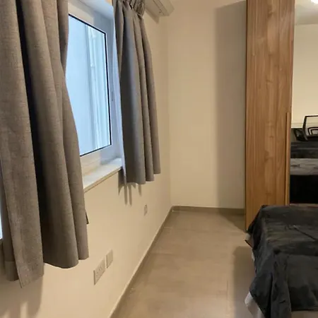 Near Centre In A Shared Apartament Tal-Hriereb
